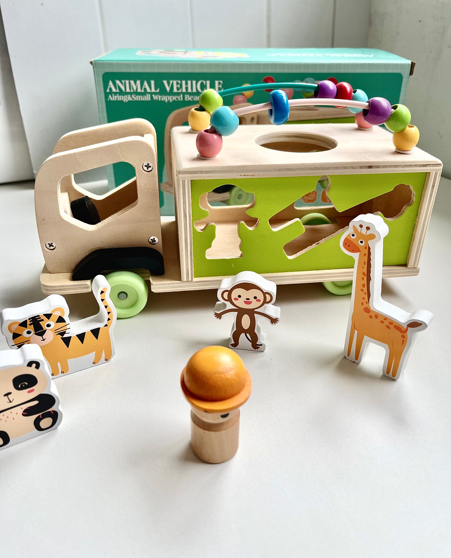 Camión didáctico con animales y ábaco